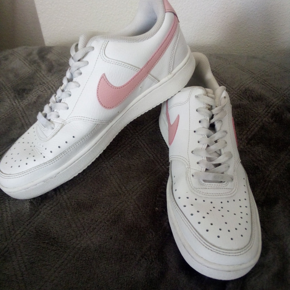 Nike Court Vision Low Shoes